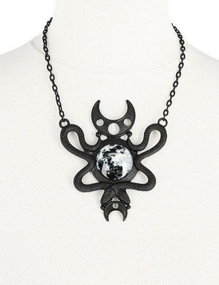 Moon Embraced Necklace [BLACK]