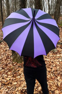 Batwing Pagoda Umbrella [BLACK / PURPLE]