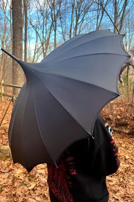 Batwing Pagoda Umbrella [BLACK]