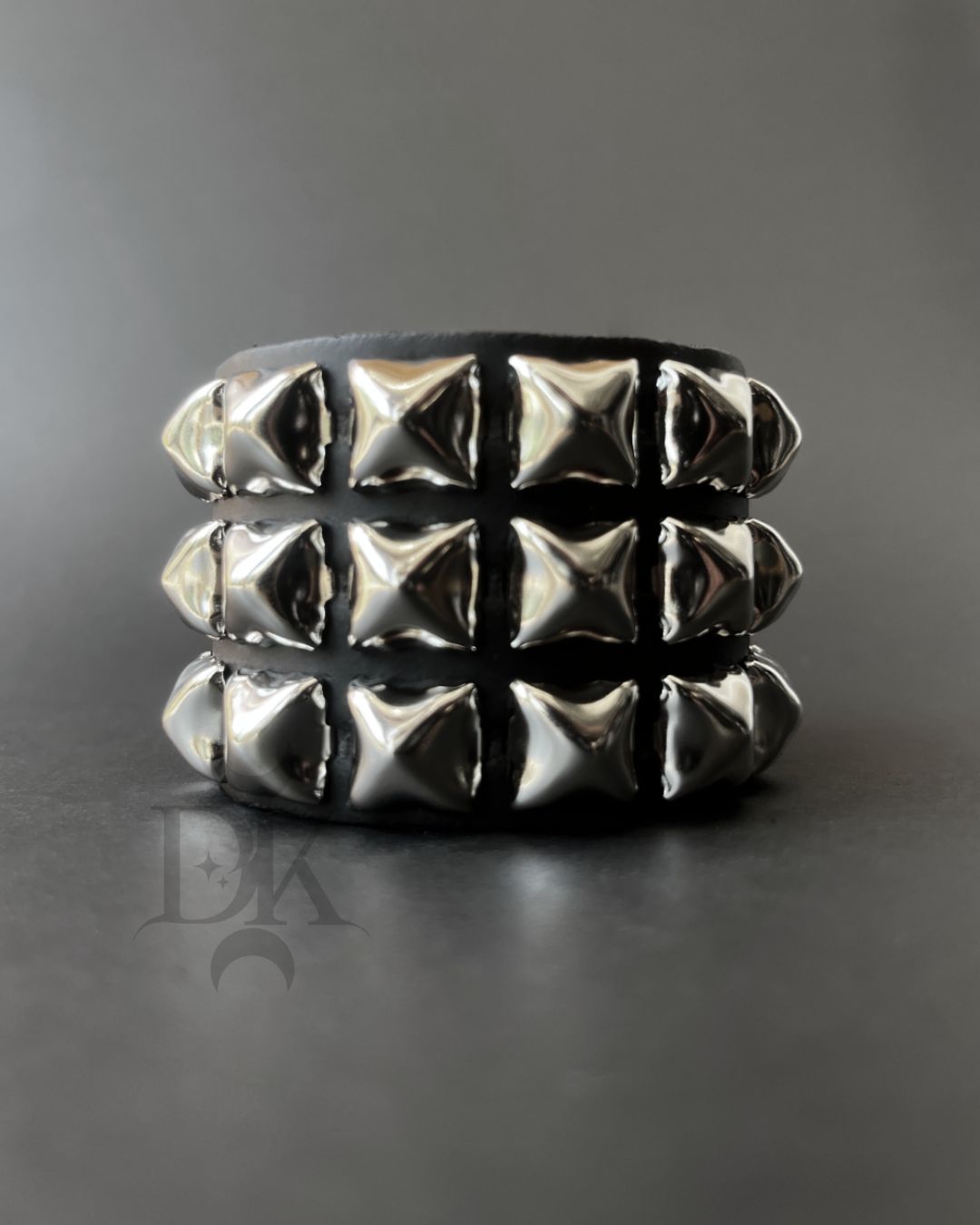 Silver Stud Leather Bracelet BC127  [SILVER]