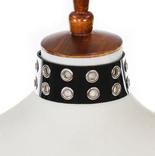 Choker En Vinyl À Oeillets Argent FCK105VN