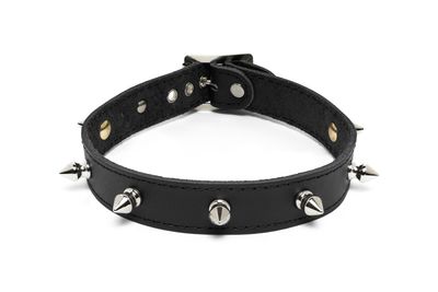 Leather choker with 7 small spikes – C34PS