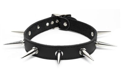 Leather choker with 7 long spikes – C34LS