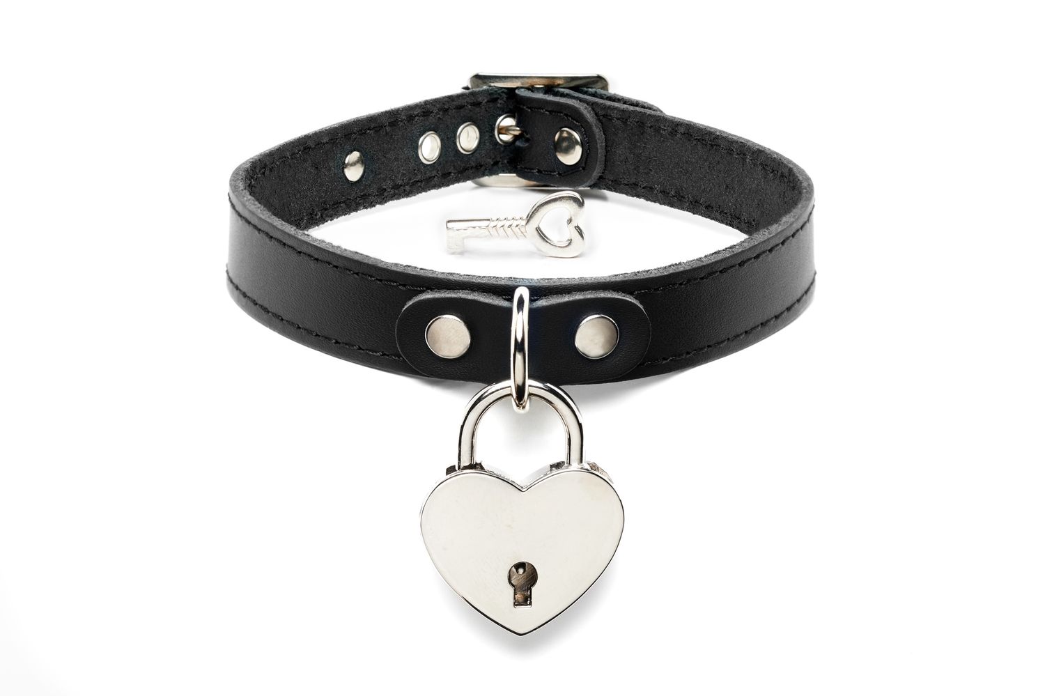 Leather choker with heart shaped lock – C58CCA