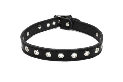 Leather choker with silver coloured eyelets – C58OA