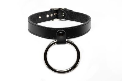 Leather choker with large o-ring - C34DBND