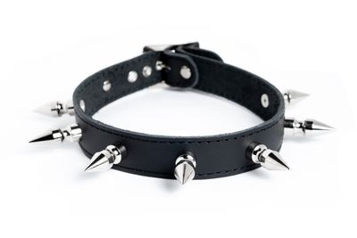 Leather choker with 7 thick spikes – C34GS