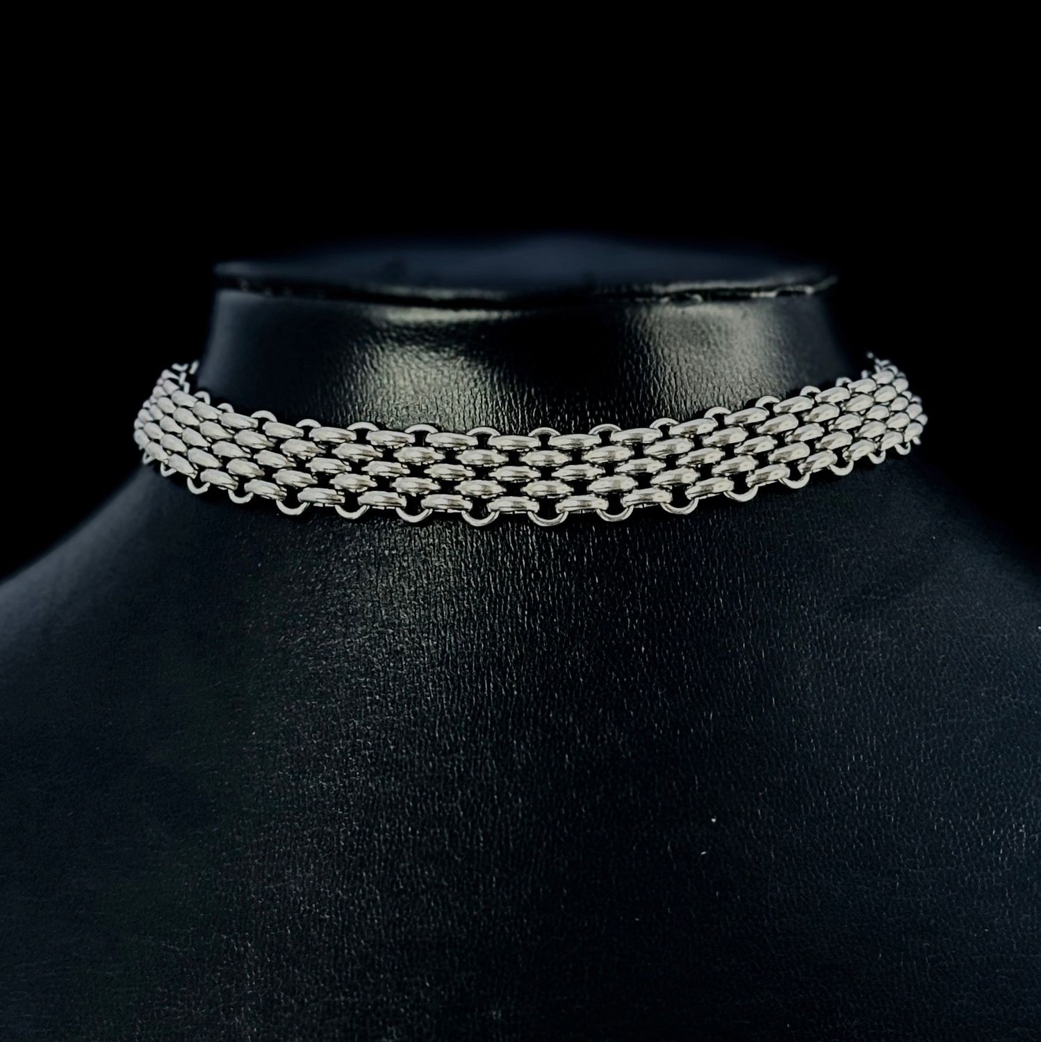 Lust Simple Choker