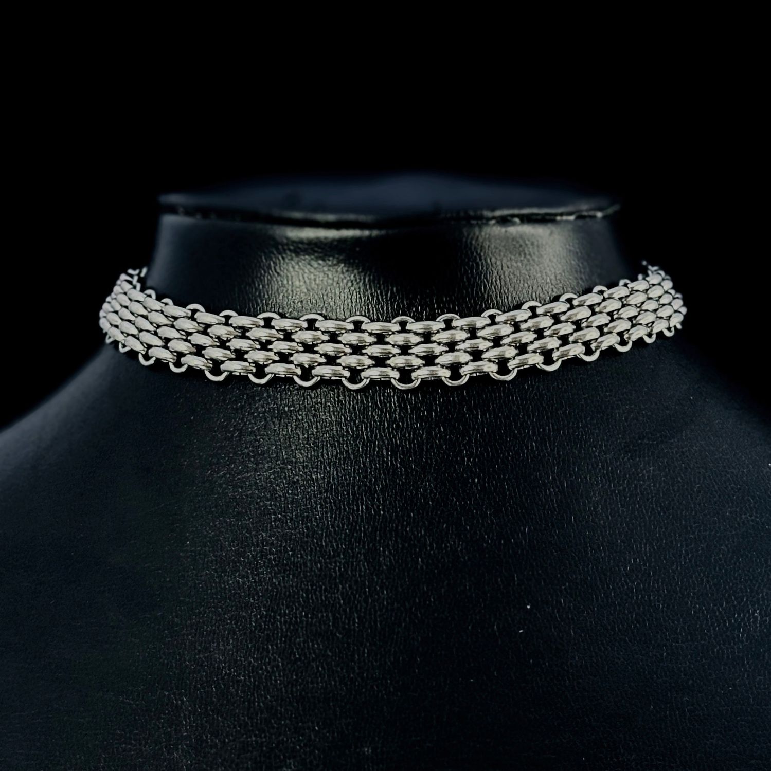 Lust Simple Choker