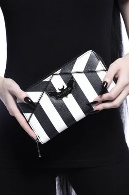 Never Trust The Living Wallet