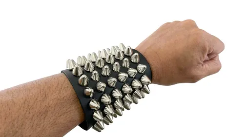 Leather and Studs GauntletFB382
