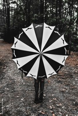 Parapluie Batwing Pagoda [NOIR &amp; BLANC]