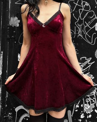 Short Wine-Red Velvet Dress with Moon-Shaped Charm - MADE IN QUEBEC
