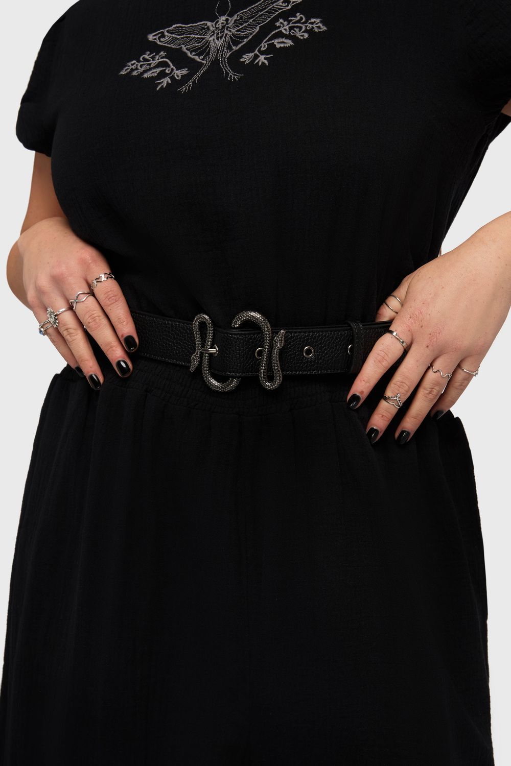 In The Hollow Snake Buckle Belt [PLUS]