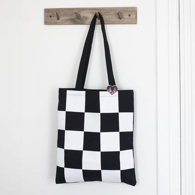 Sac Fourre-Tout Checkerboard avec Pin en Cœur [RE_49826]