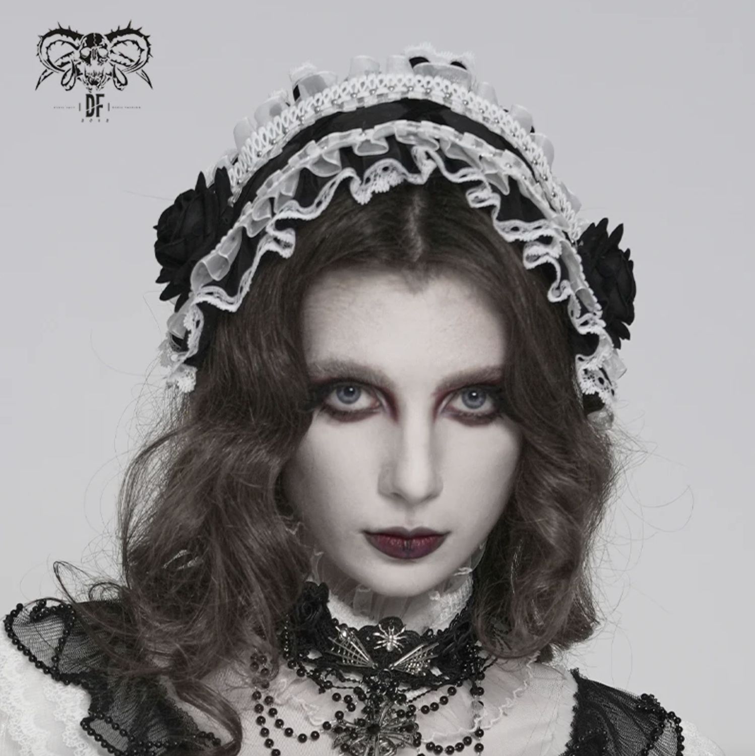 Headband with White Lace and Black Roses AS27602