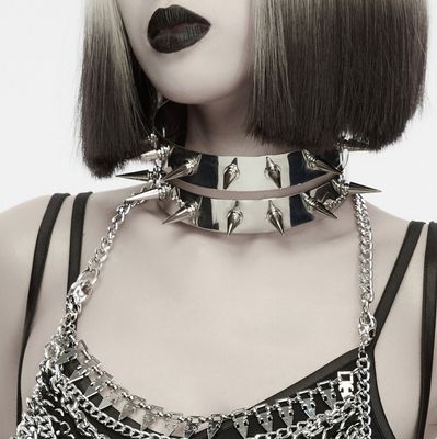 Choker Argenté avec Studs WS-989
