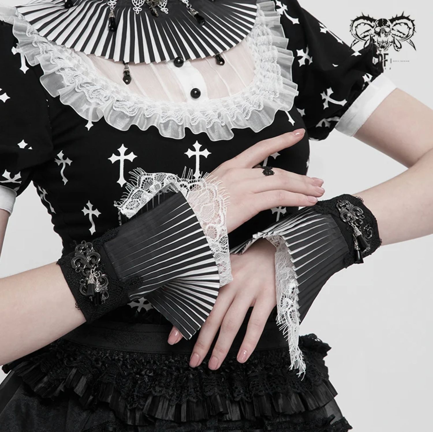 Manchettes Bracelets Plissées Noir et Blanc AS125