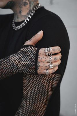 Chandail Graveyard Goth Fishnet Sleeve [PLUS]