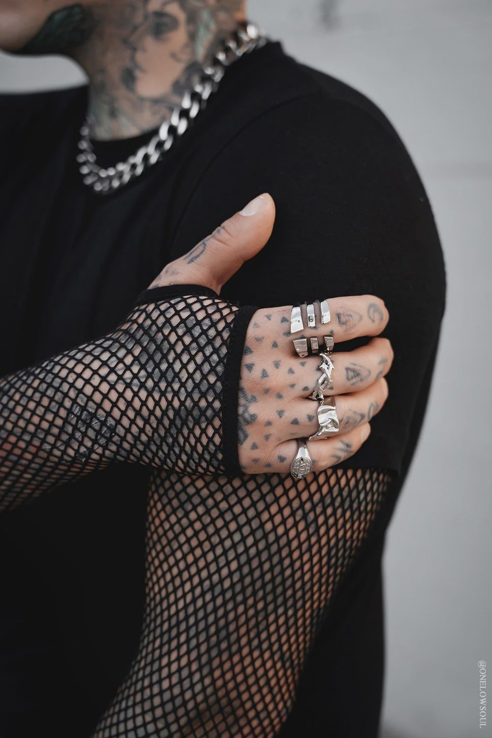Chandail Graveyard Goth Fishnet Sleeve [PLUS]
