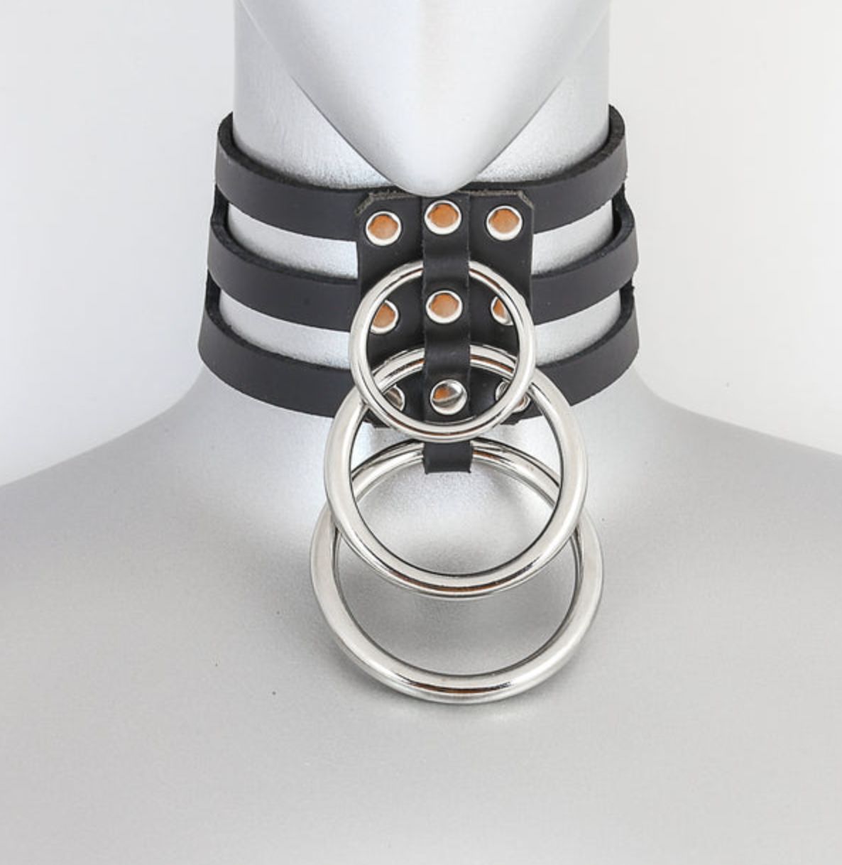 Choker Triple Sangles et Anneaux Gris FC530