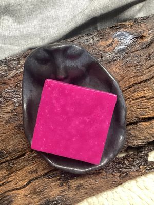 VERY BERRY     A HINT OF STRAWBERRY &amp;CITRU