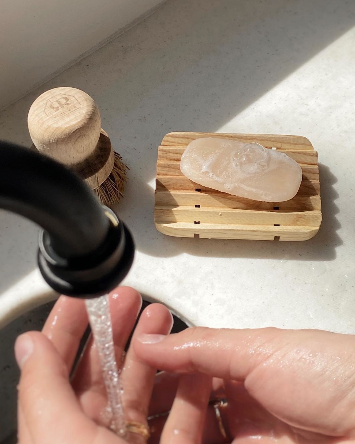 The Unscented Company - Pot Brush