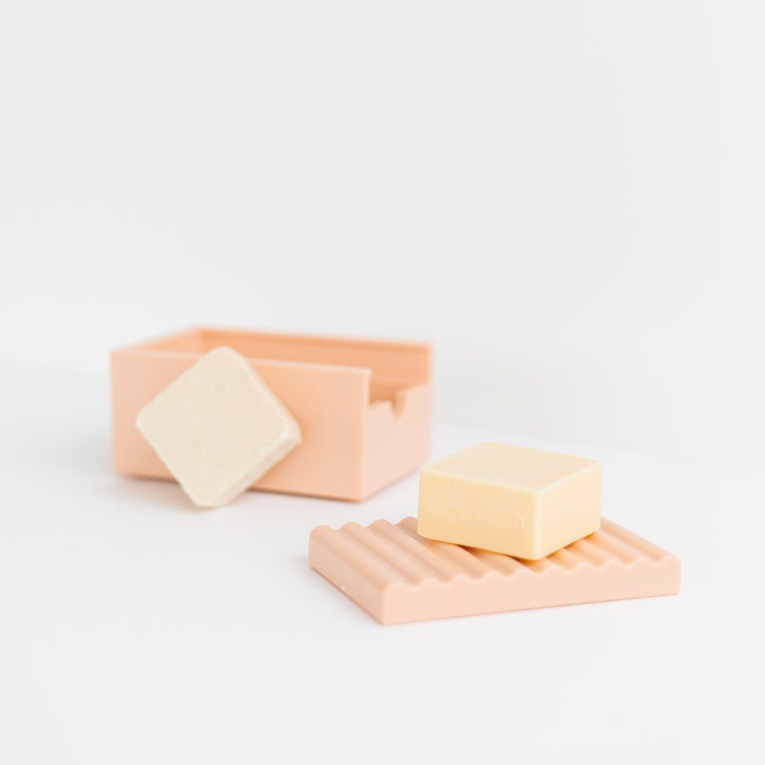 BKIND - 2-in-1 Travel Case and Soap Dish