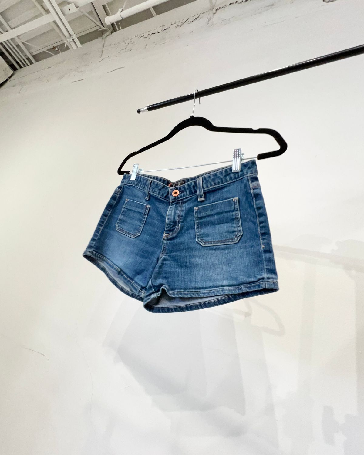 Secondhand - Final Sale - Guess Shorts