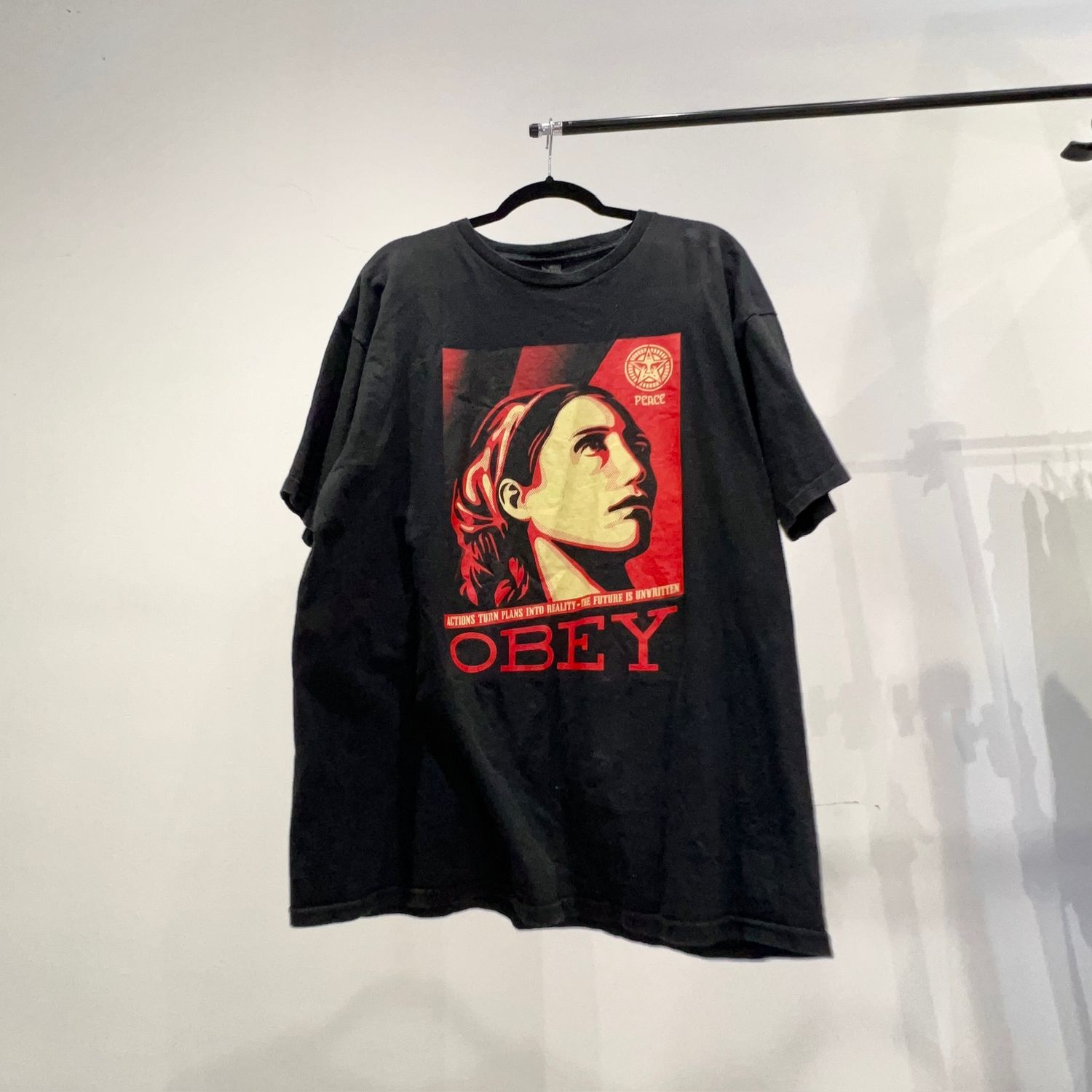 Secondhand - Final Sale - Obey T-shirt