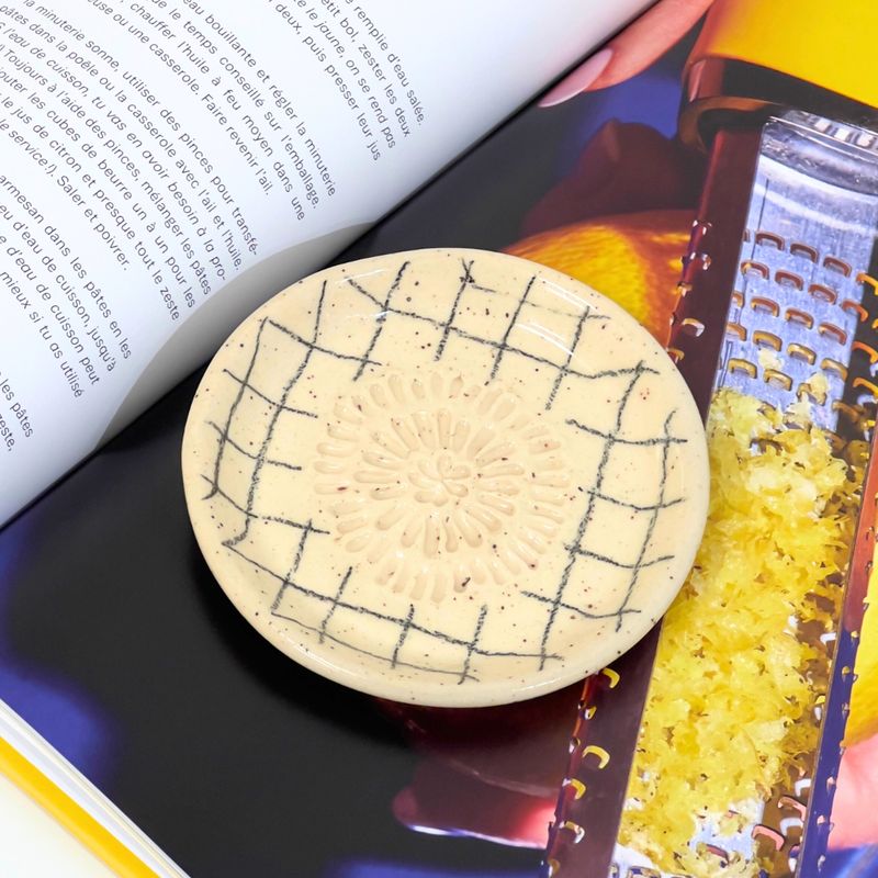 Miel Céramiques - Garlic Grater Plate - Checkered