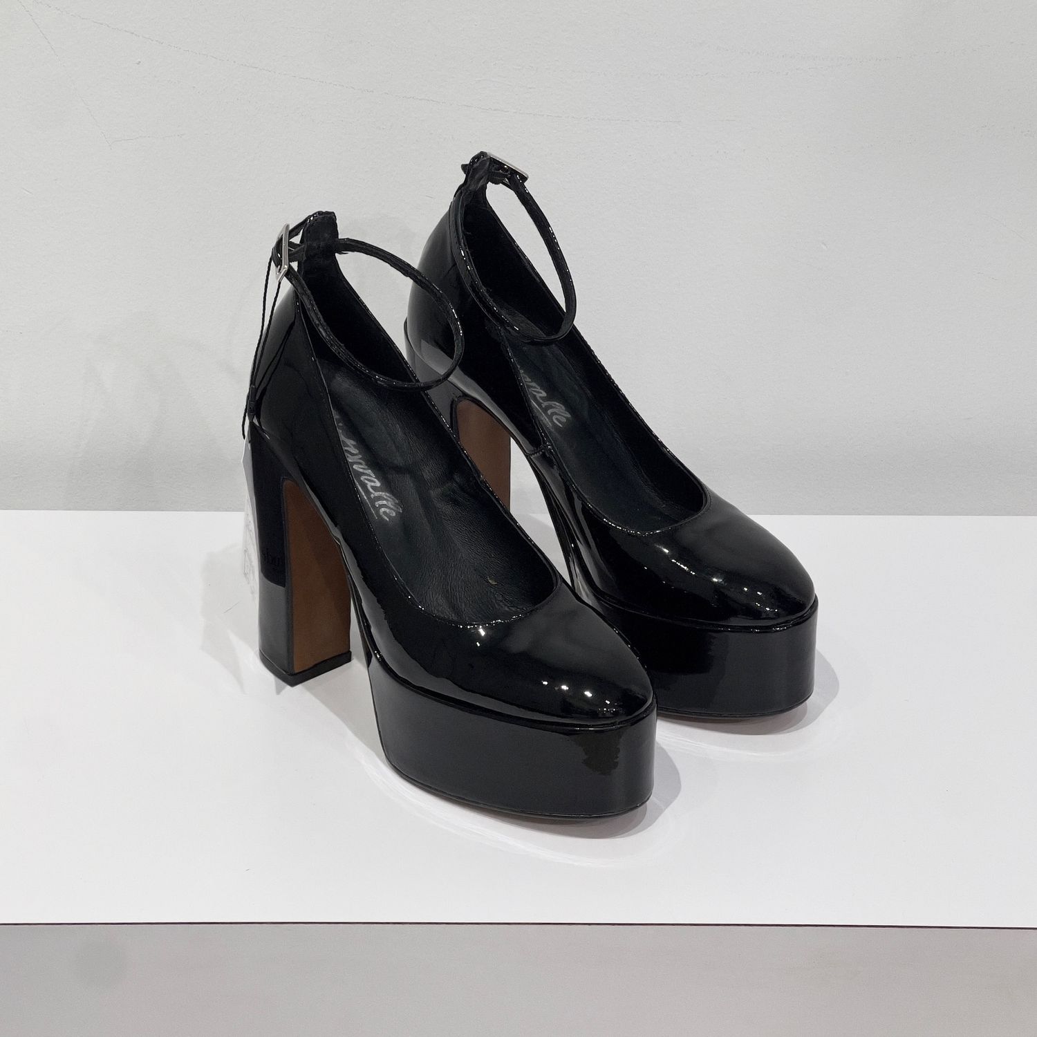 Secondhand - Final Sale - L'intervalle Shoes