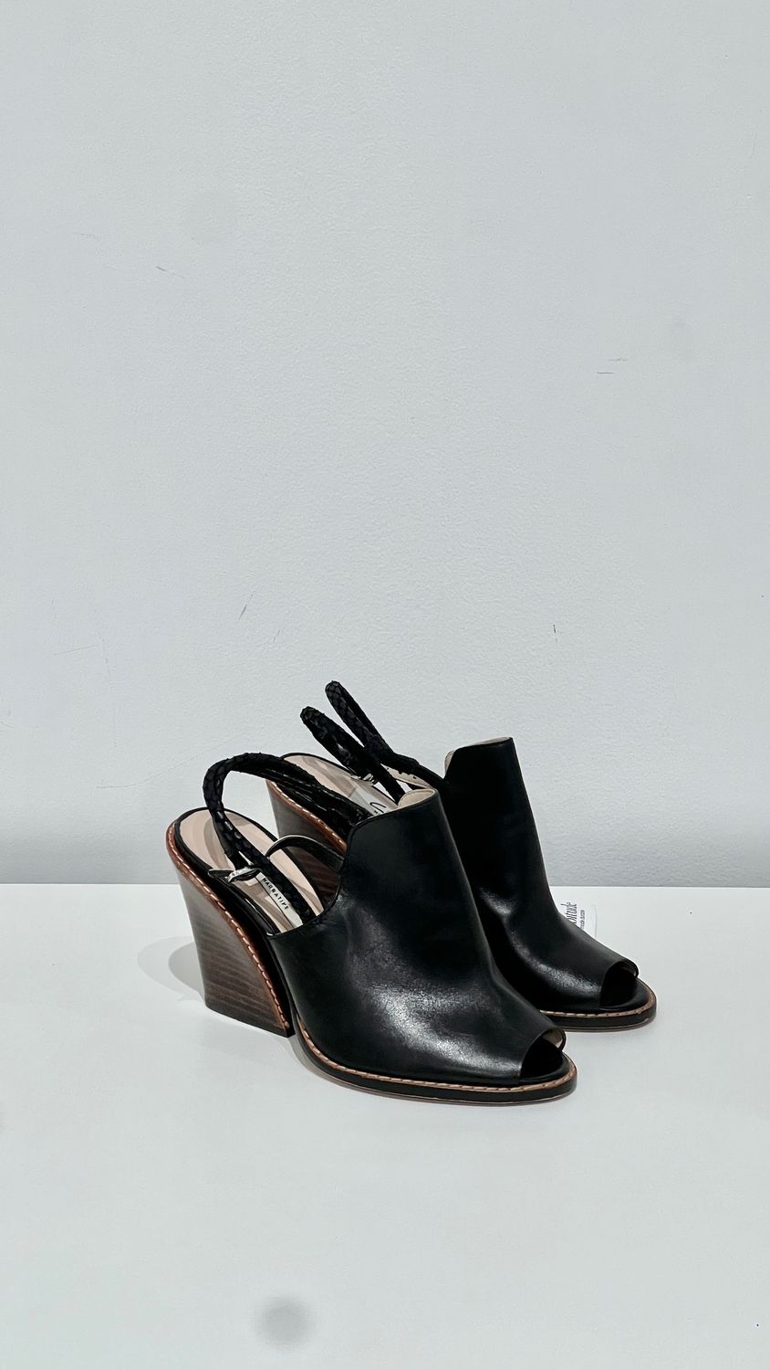 Secondhand - Final Sale - Clarks Sandals