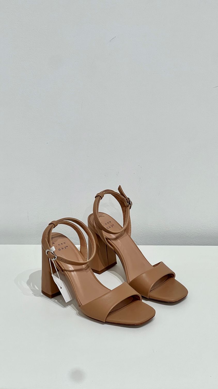Secondhand - Final Sale - A New Day Sandals