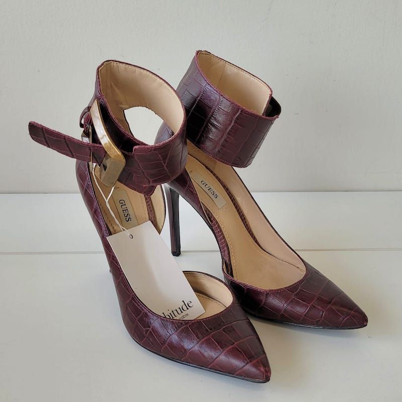Secondhand - Final Sale - Guess Heels