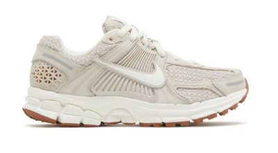 Wmn&#39;s Nike Vomero 5 &#39;Light Orewood&#39;