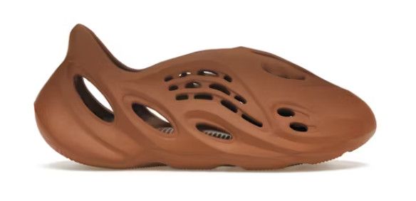 Yeezy Foam RNNR &#39;Clay Red&#39;