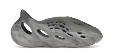 Yeezy Foam RNNR 'MX Granite'