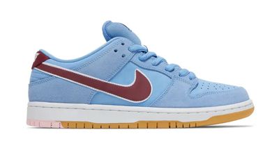 Nike SB Dunk Low ‘Phillies’