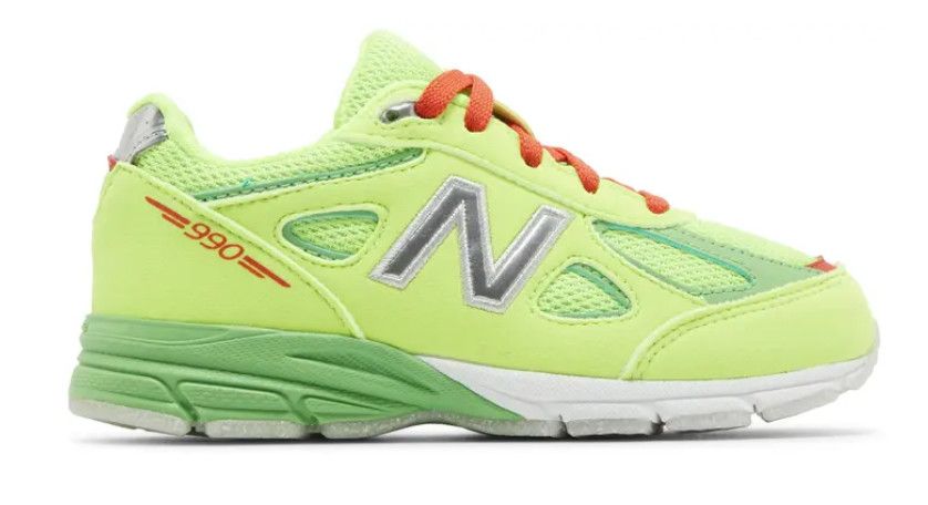 TD New Balance 990v4 &#39;Grinch&#39;