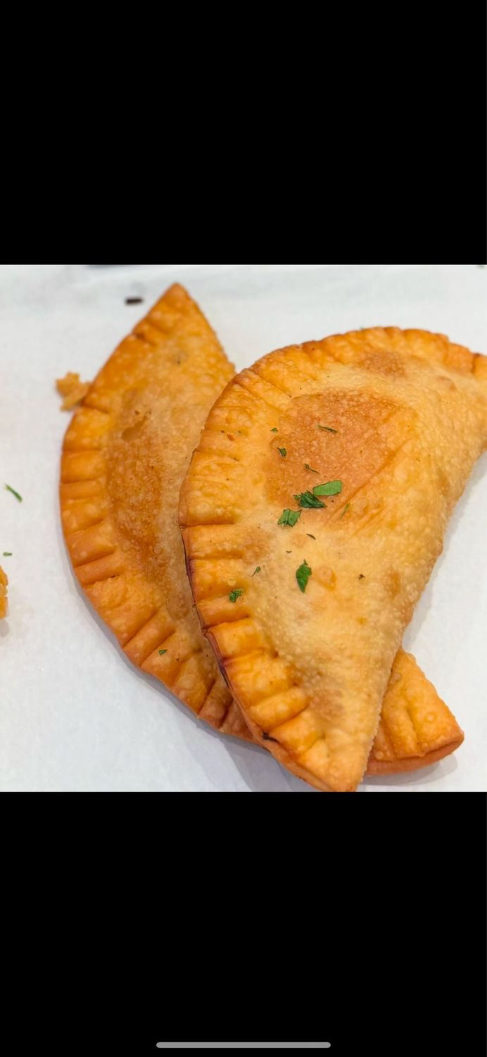 CHICKEN EMPANADA (2)