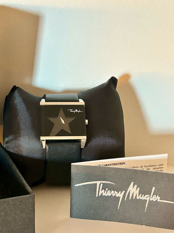 Reloj Thierry Mugler