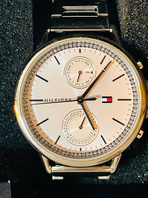 TOMMY HILFIGER CARLY Reloj de mujer con fechador multifuncional