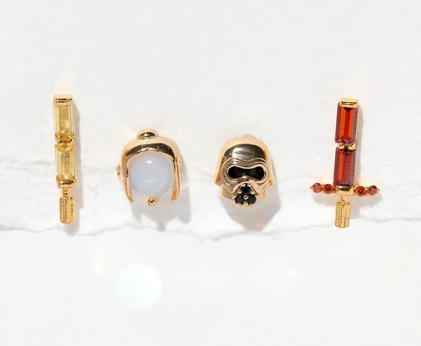 Star Wars™ Rey™ and Kylo™ Dyad Stud Set, Color: Gold