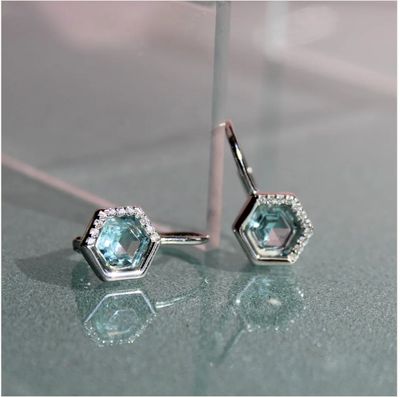 Stardust Leverback Earrings in Aquamarine