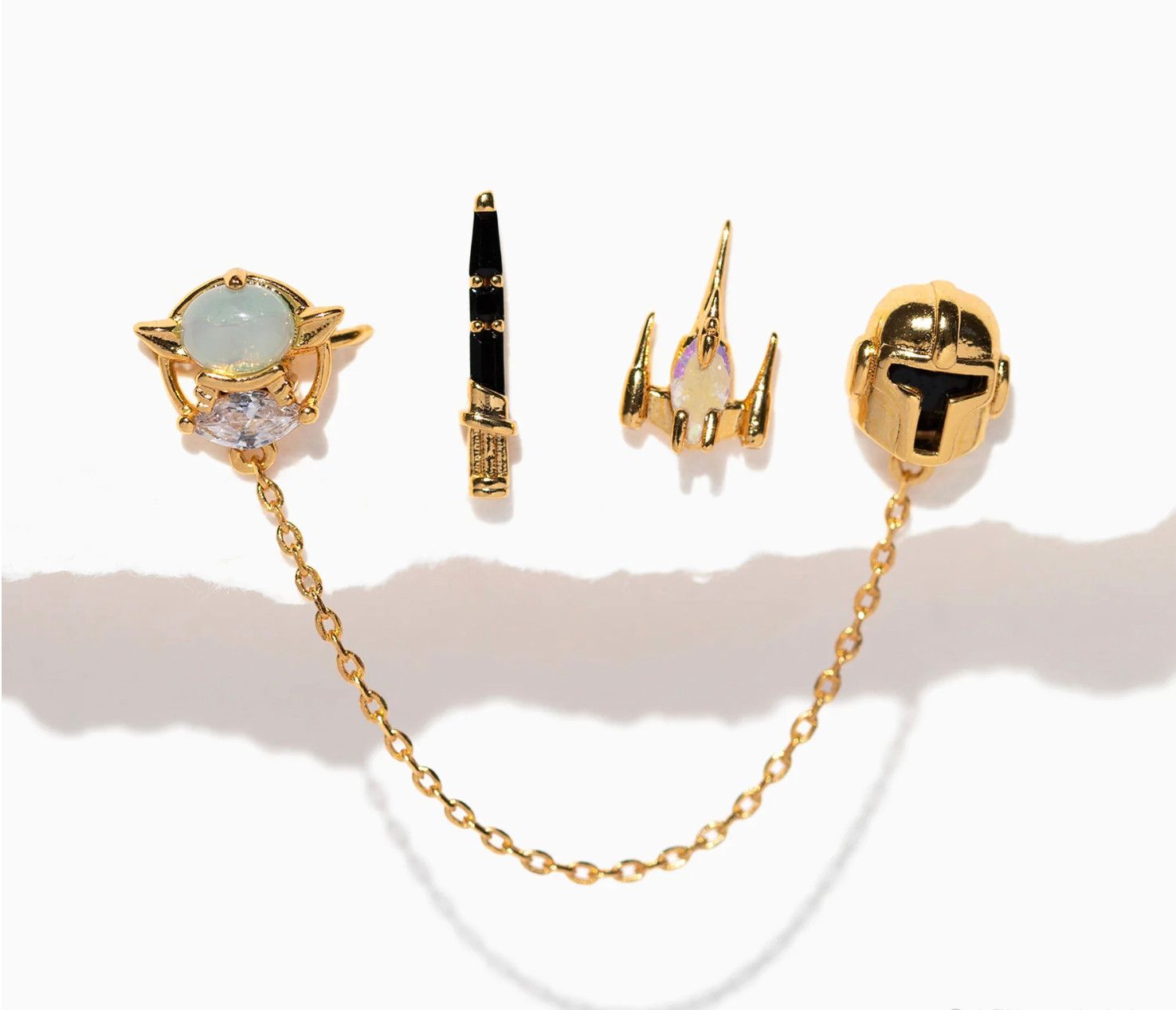 Star Wars™ This Is The Way Stud Set, Color: Gold