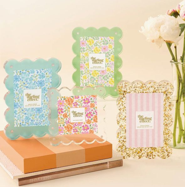 Scalloped Acrylic Frame