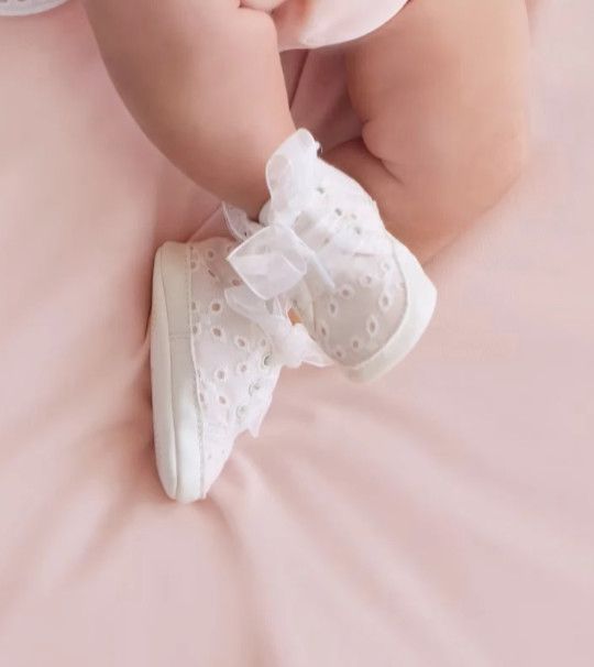 Blanco Sneakers, Size: 17. 5-7m