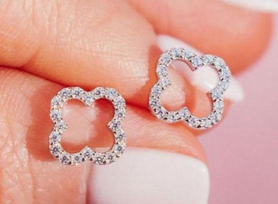 Mini Clover Studs, Color: Silver