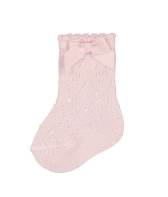Pink bow knit socks with soft ribbed texture and delicate bow detail, perfect for a cute and cozy everyday look
